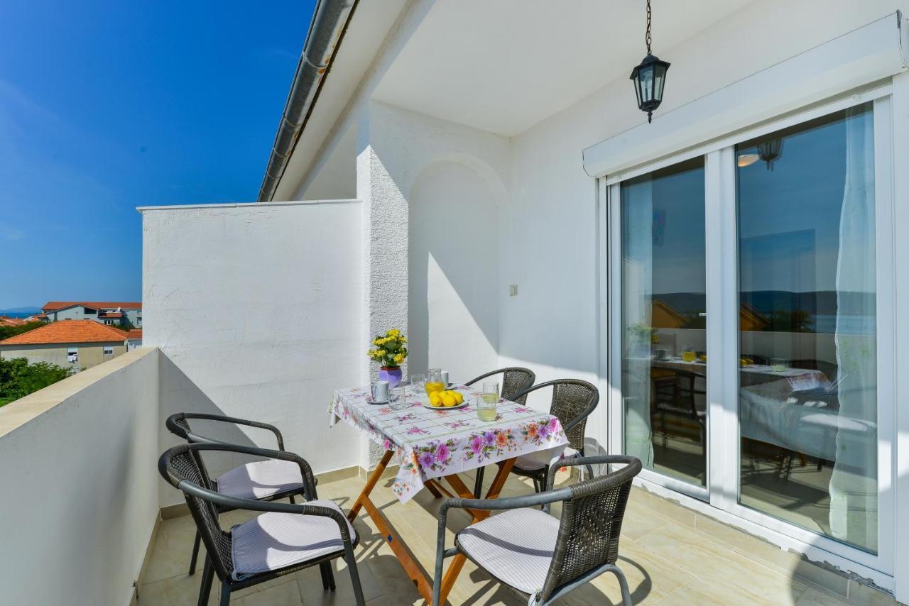 Apartments Citrus Turanj Exterior photo