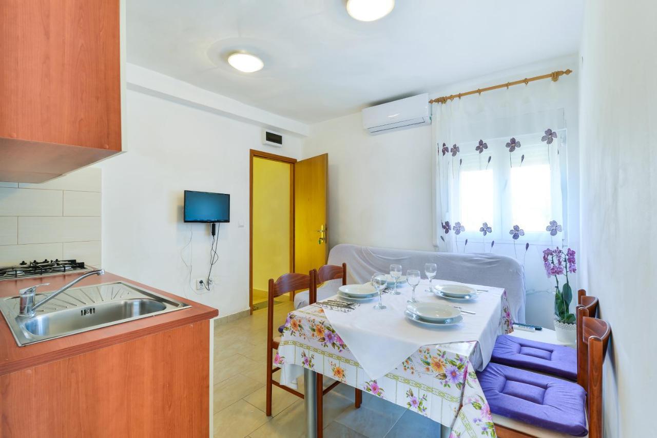 Apartments Citrus Turanj Exterior photo