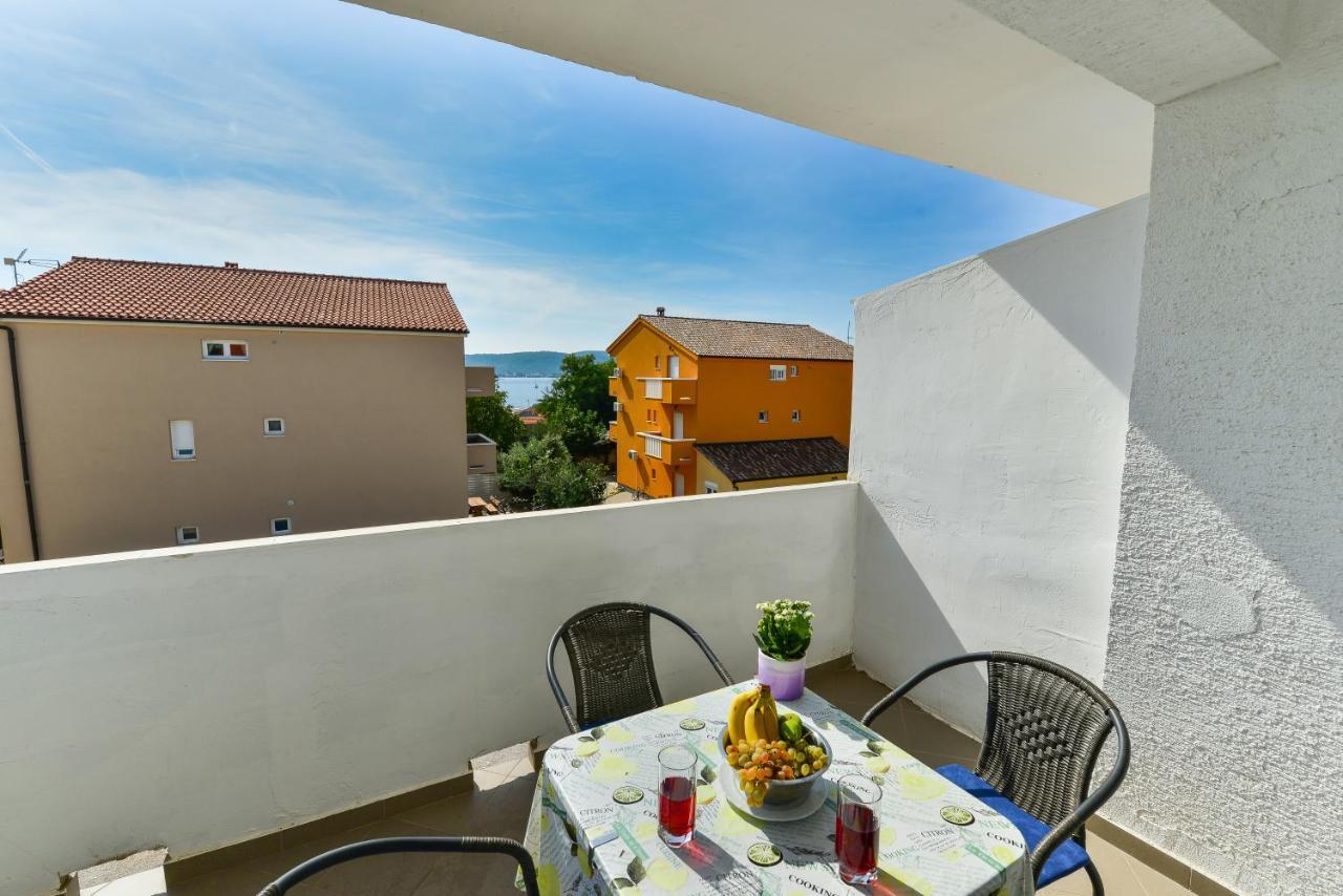Apartments Citrus Turanj Exterior photo