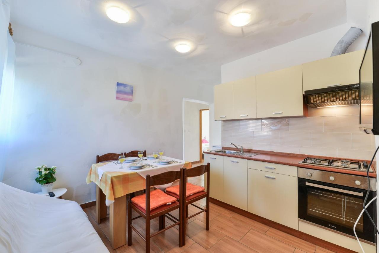 Apartments Citrus Turanj Exterior photo